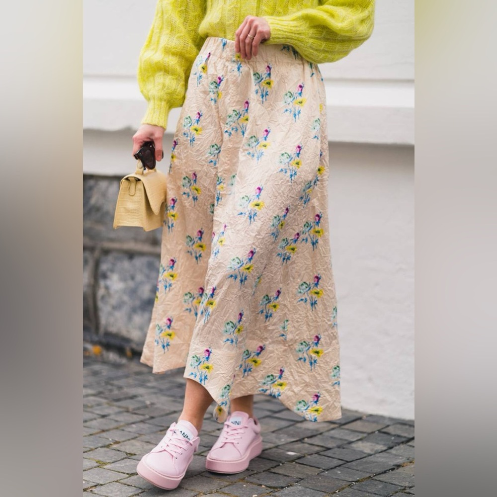 GANNI 
Floral Print Midi Length Skirt
Size: S | US4, DK34